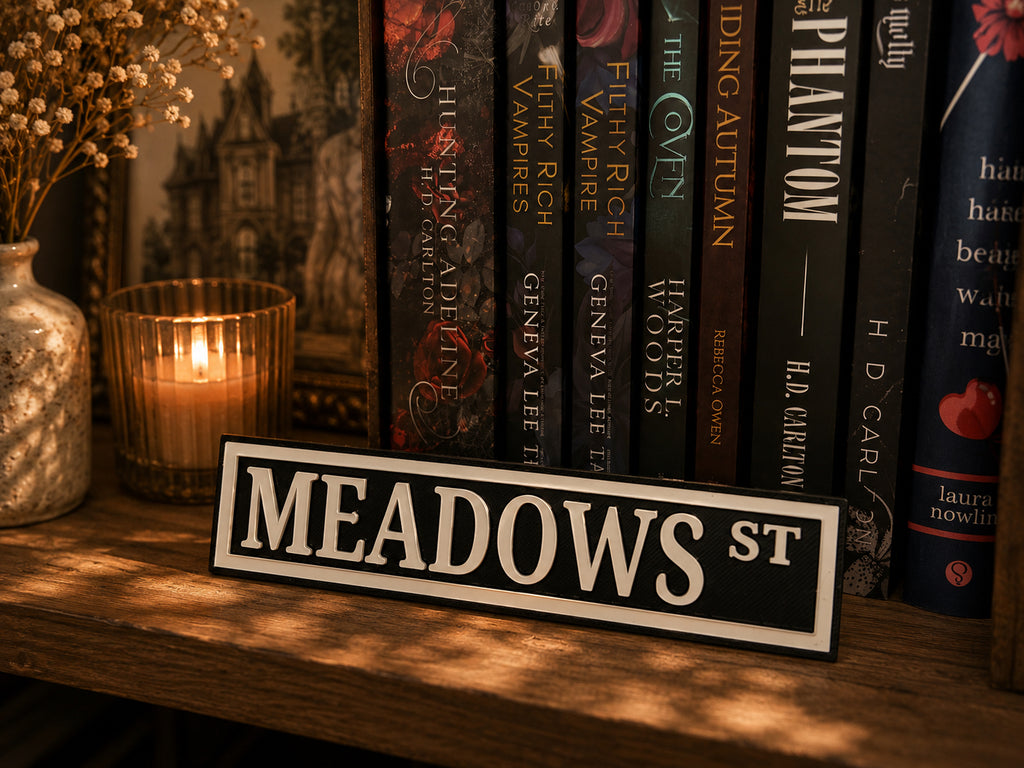Meadows ST Street Sign – Zade Haunting Adeline Shelf Decor