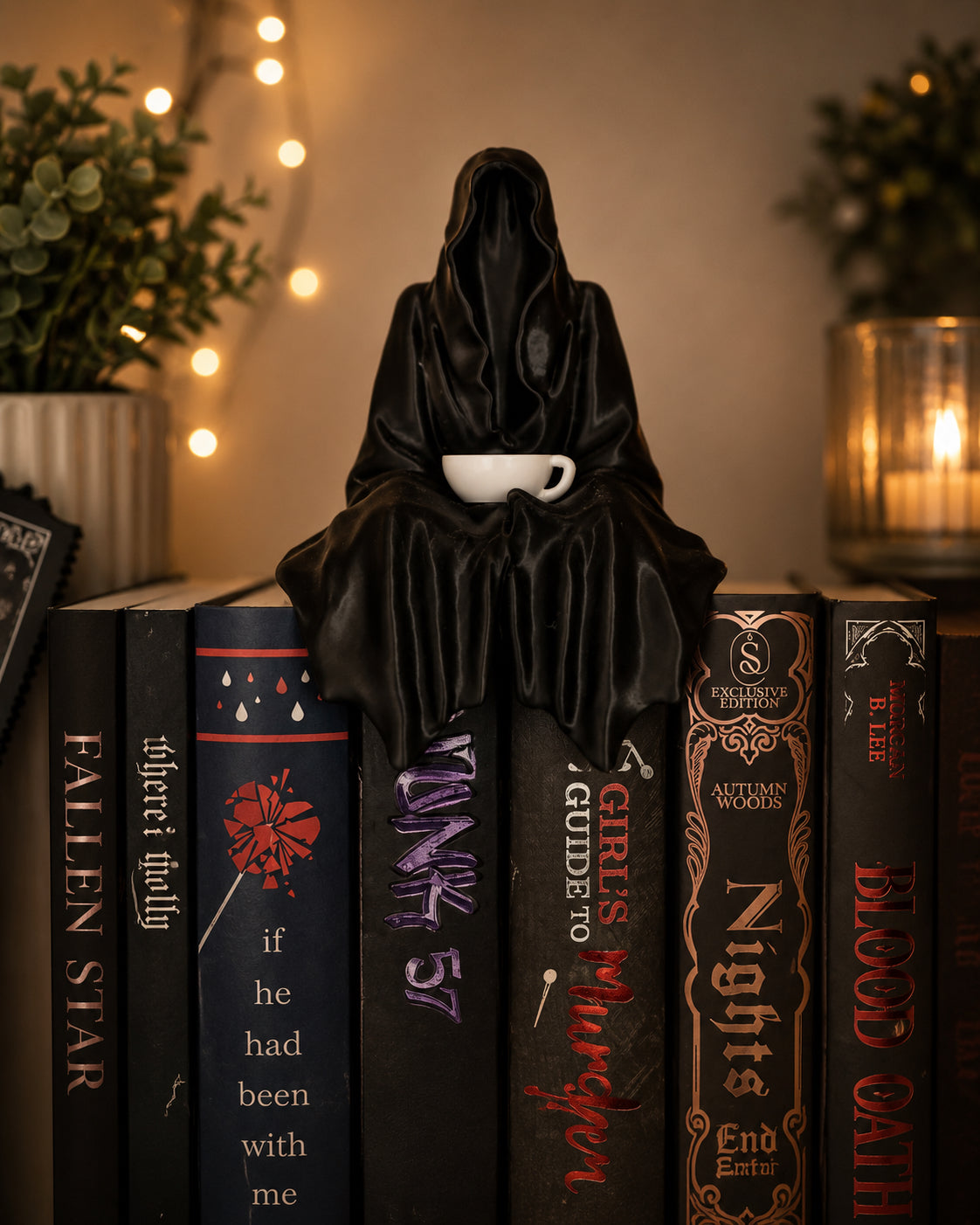 Suriel Shelf Sitter