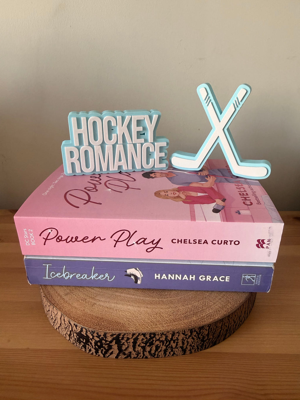 Hockey Romance Shelf Sign – 3D Printed Bookshelf Decor